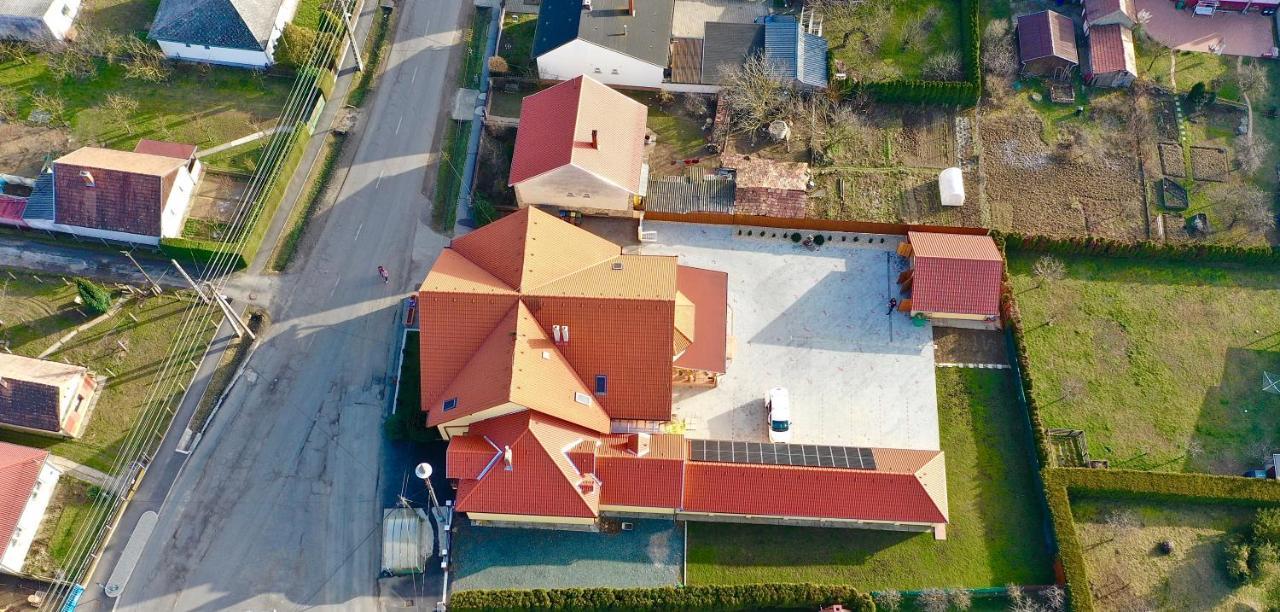 Betli Panzió Zalaegerszeg Exterior foto